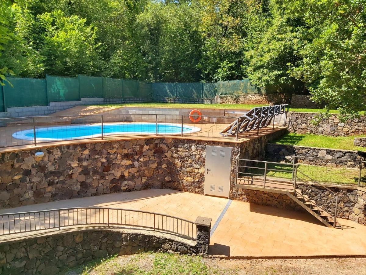 Apartamentos La Francesa Santa Pau Kültér fotó