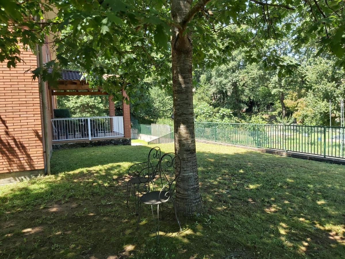 Apartamentos La Francesa Santa Pau Kültér fotó